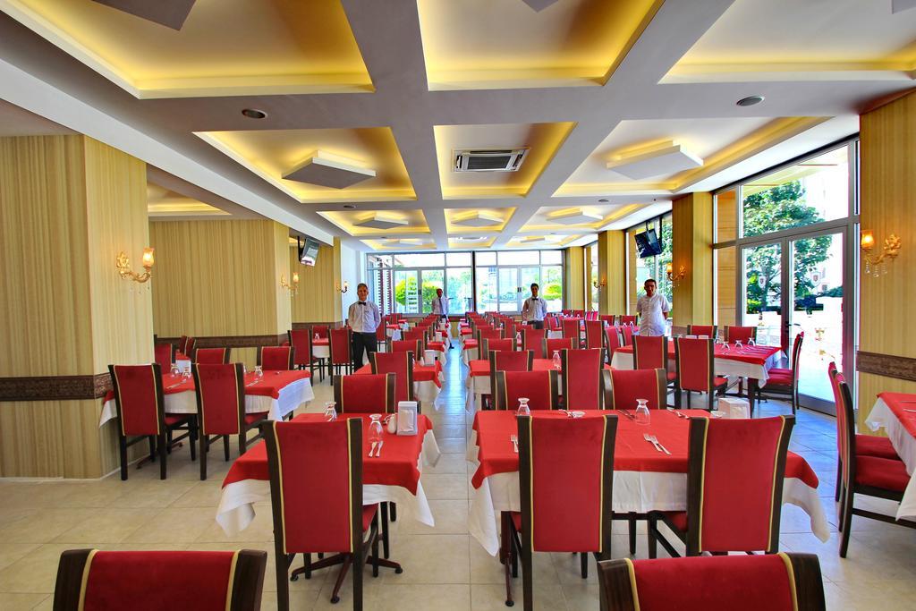 Royal Palace Kusadasi Hotel Екстериор снимка