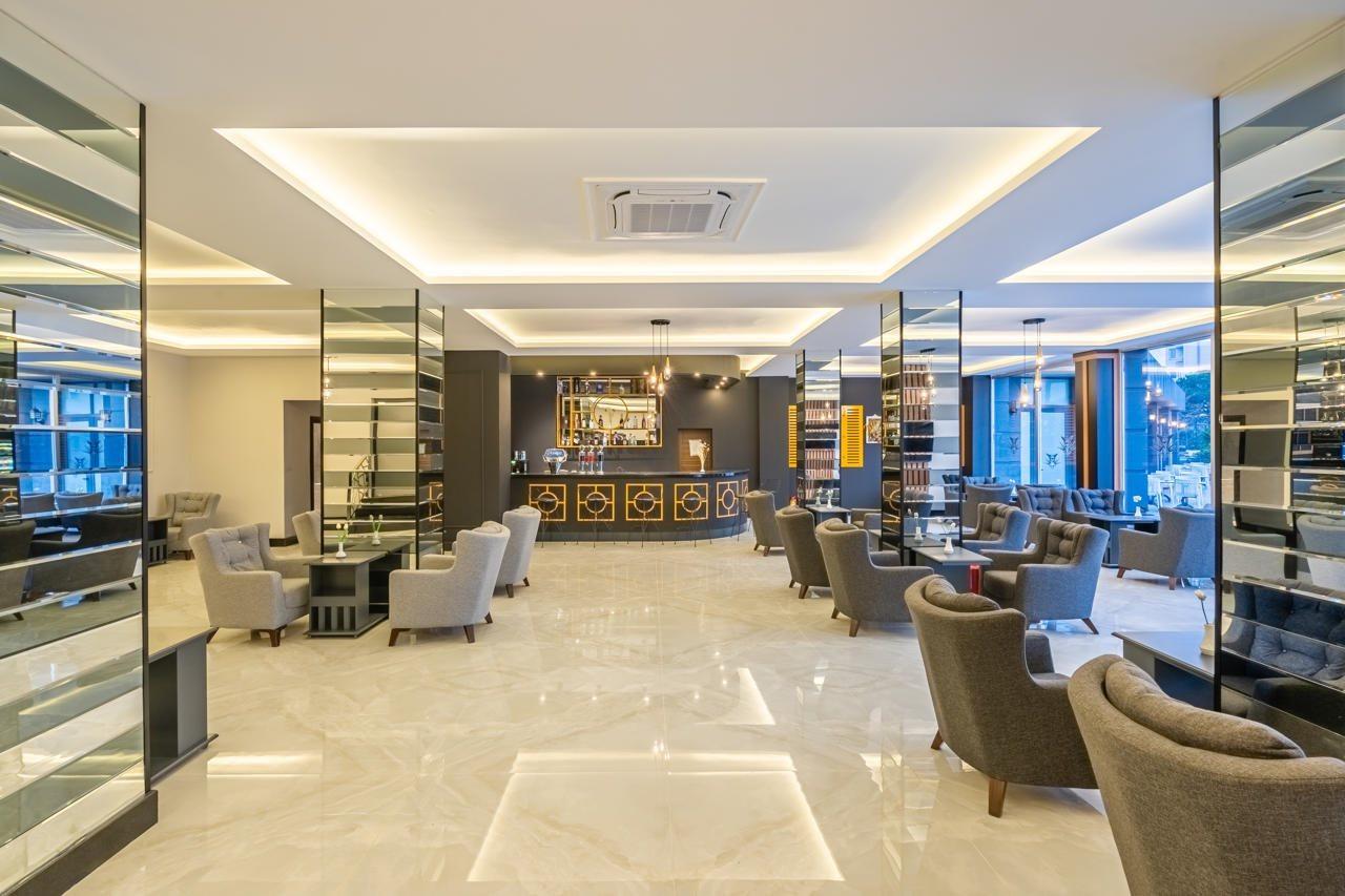 Royal Palace Kusadasi Hotel Екстериор снимка