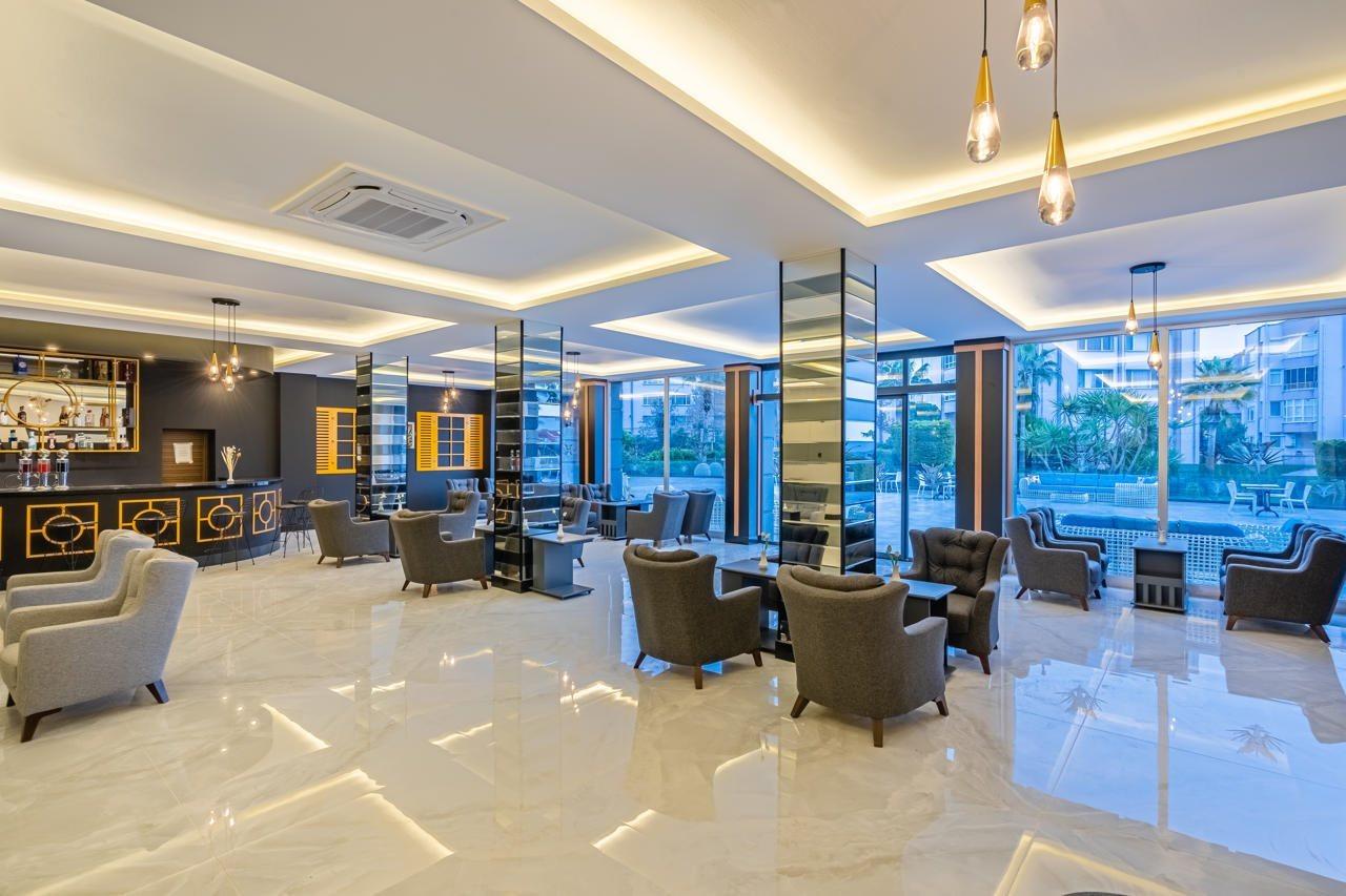 Royal Palace Kusadasi Hotel Екстериор снимка