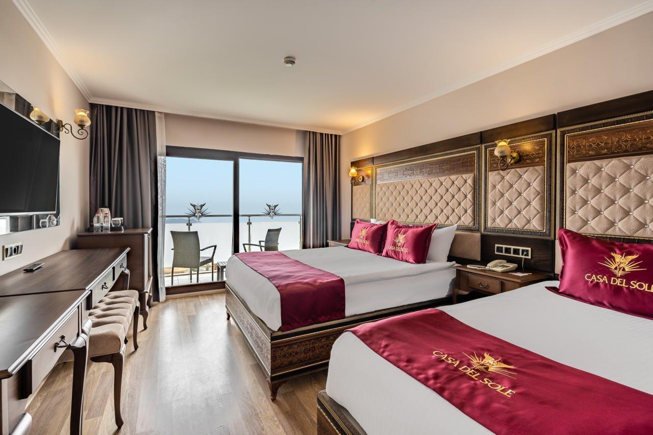 Royal Palace Kusadasi Hotel Екстериор снимка