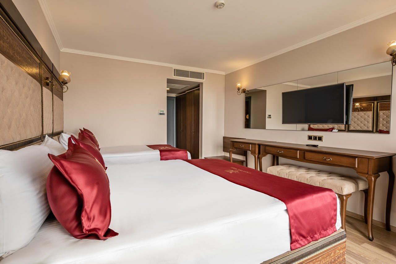 Royal Palace Kusadasi Hotel Екстериор снимка