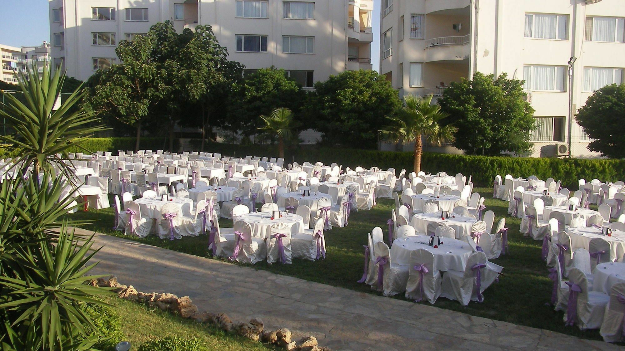 Royal Palace Kusadasi Hotel Екстериор снимка